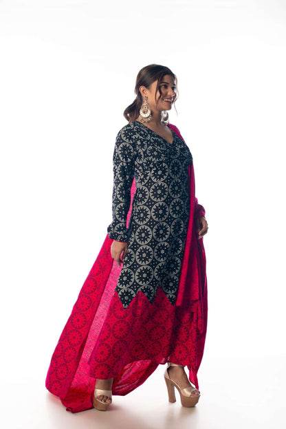 Robin Pink Bandhej Anarkali