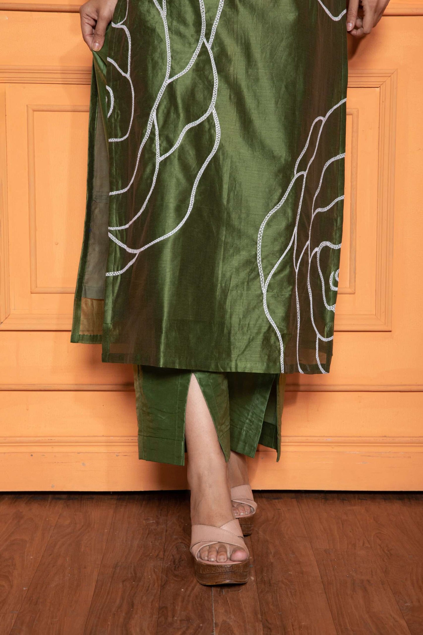 Moss Green Kurta Set with Aari Embroidery